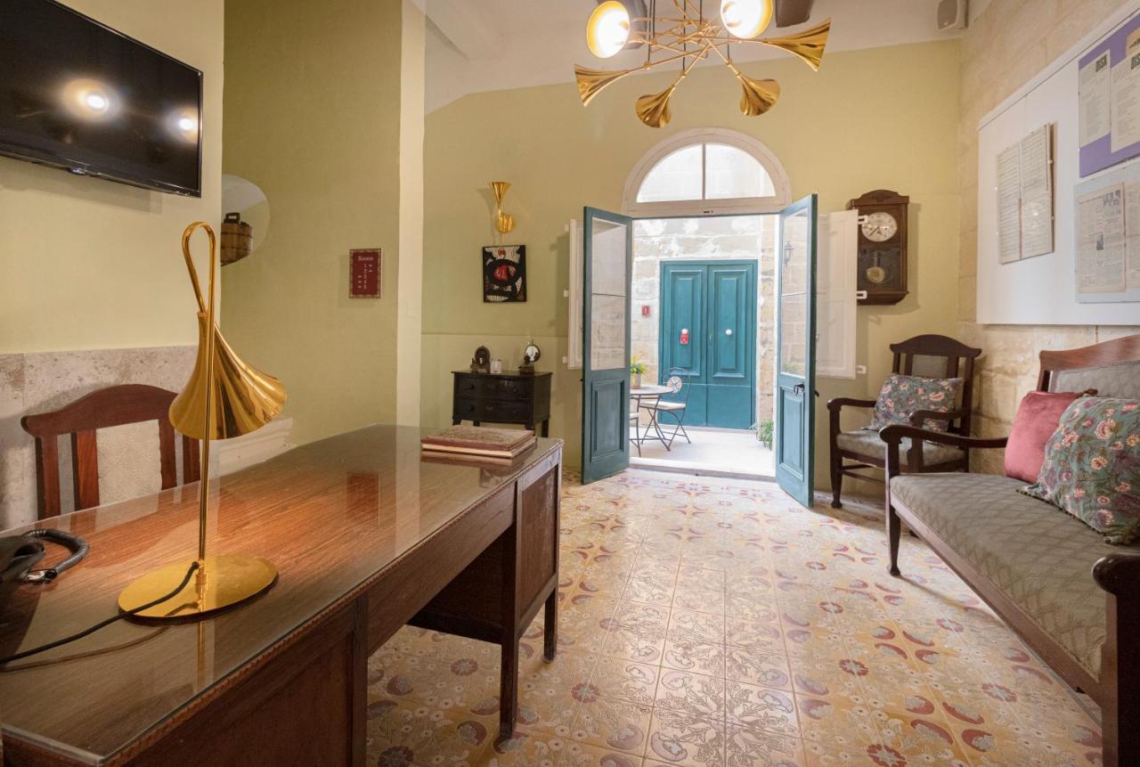 Casa Ricca Bed & Breakfast Сейнт Полс Бей Екстериор снимка