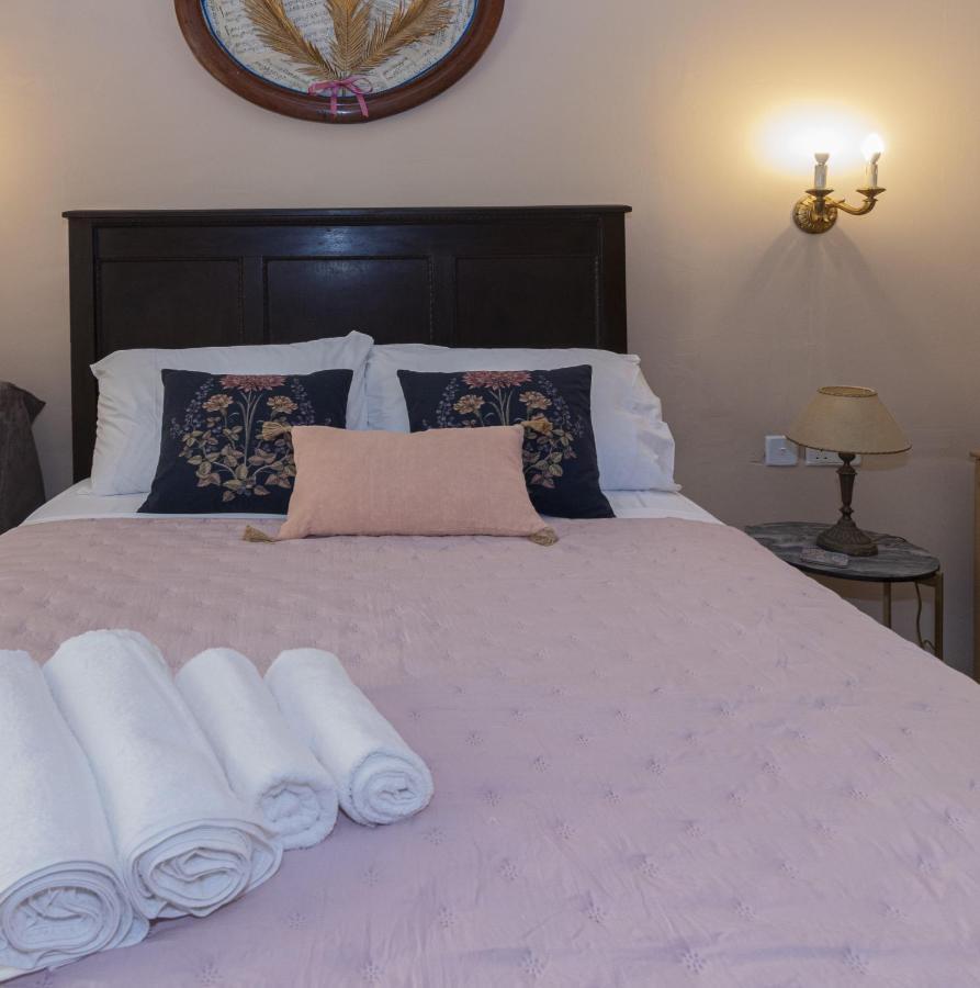 Casa Ricca Bed & Breakfast Сейнт Полс Бей Екстериор снимка