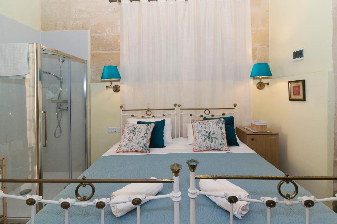 Casa Ricca Bed & Breakfast Сейнт Полс Бей Екстериор снимка