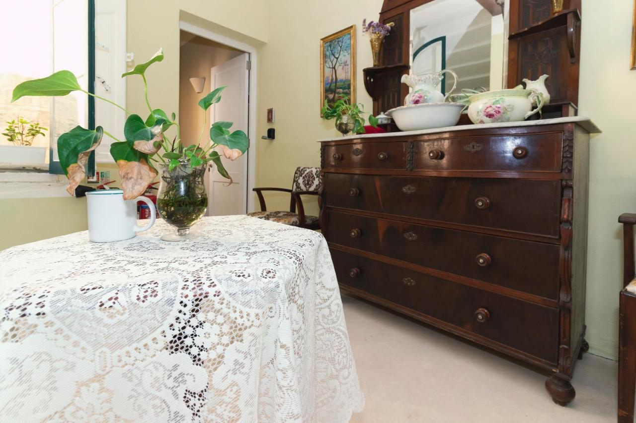 Casa Ricca Bed & Breakfast Сейнт Полс Бей Екстериор снимка