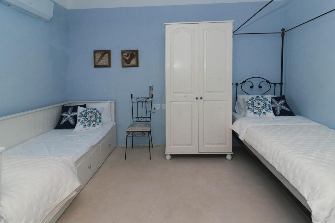 Casa Ricca Bed & Breakfast Сейнт Полс Бей Екстериор снимка