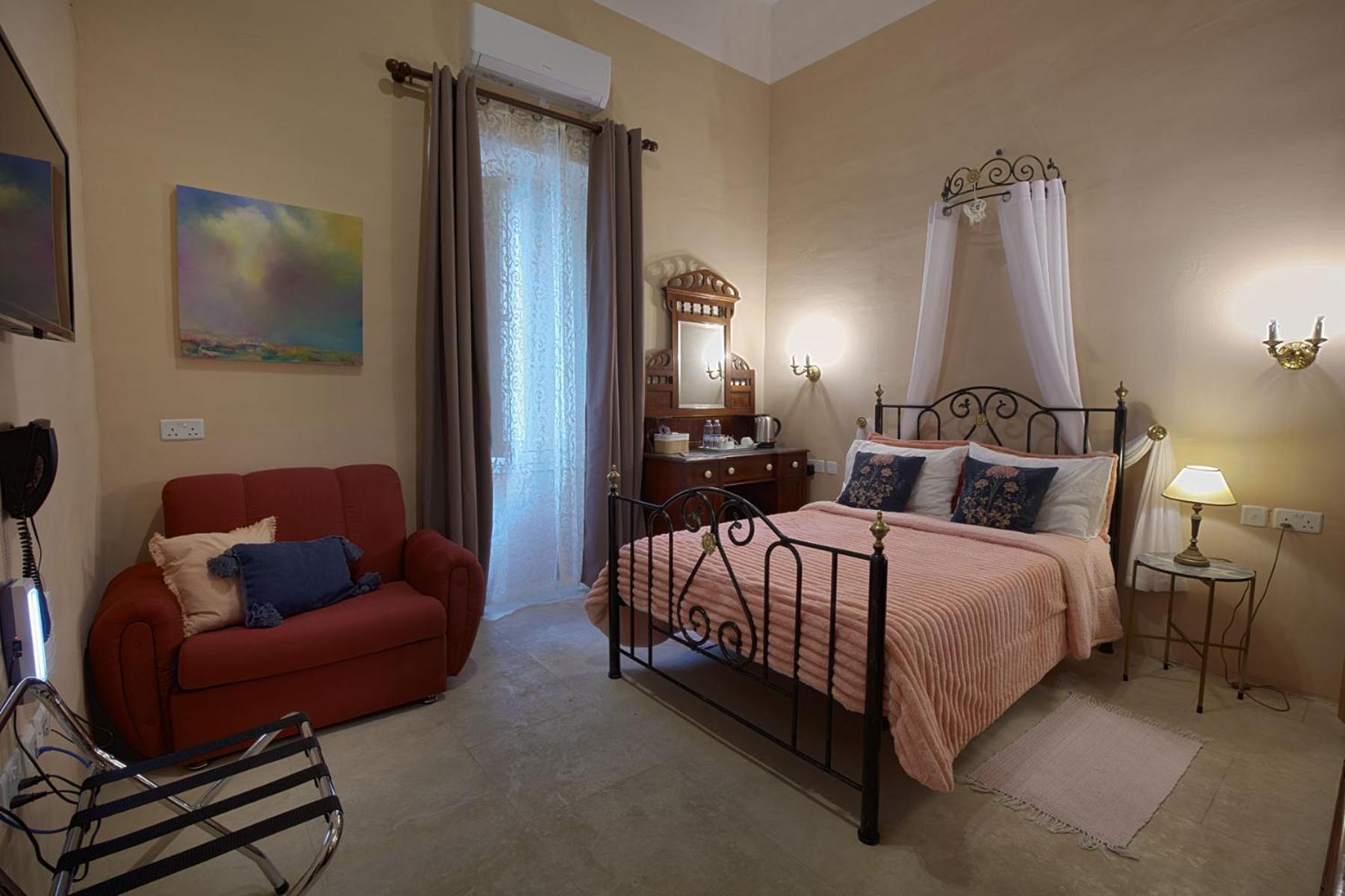 Casa Ricca Bed & Breakfast Сейнт Полс Бей Екстериор снимка