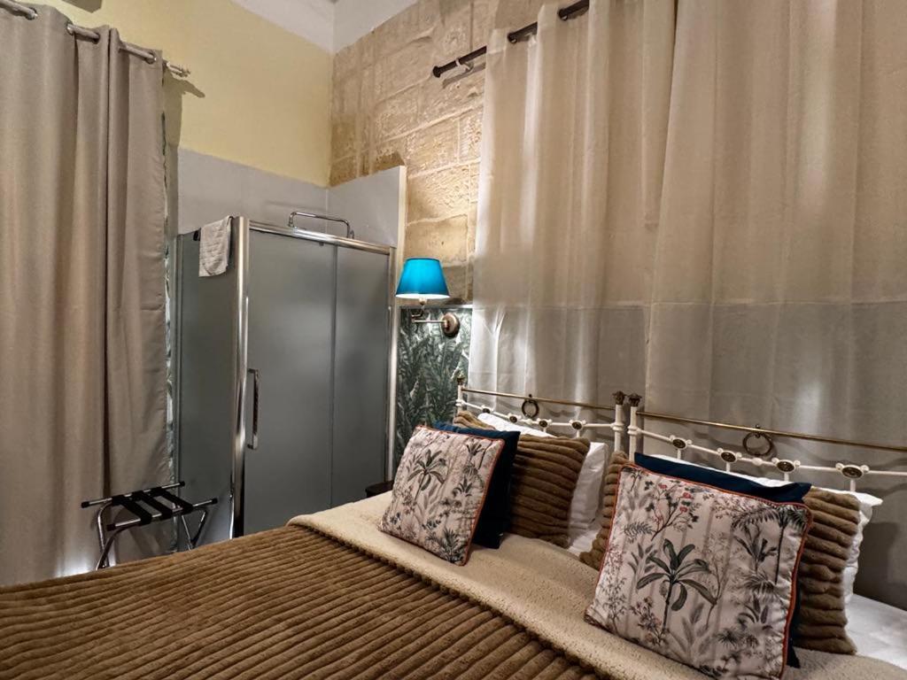 Casa Ricca Bed & Breakfast Сейнт Полс Бей Екстериор снимка