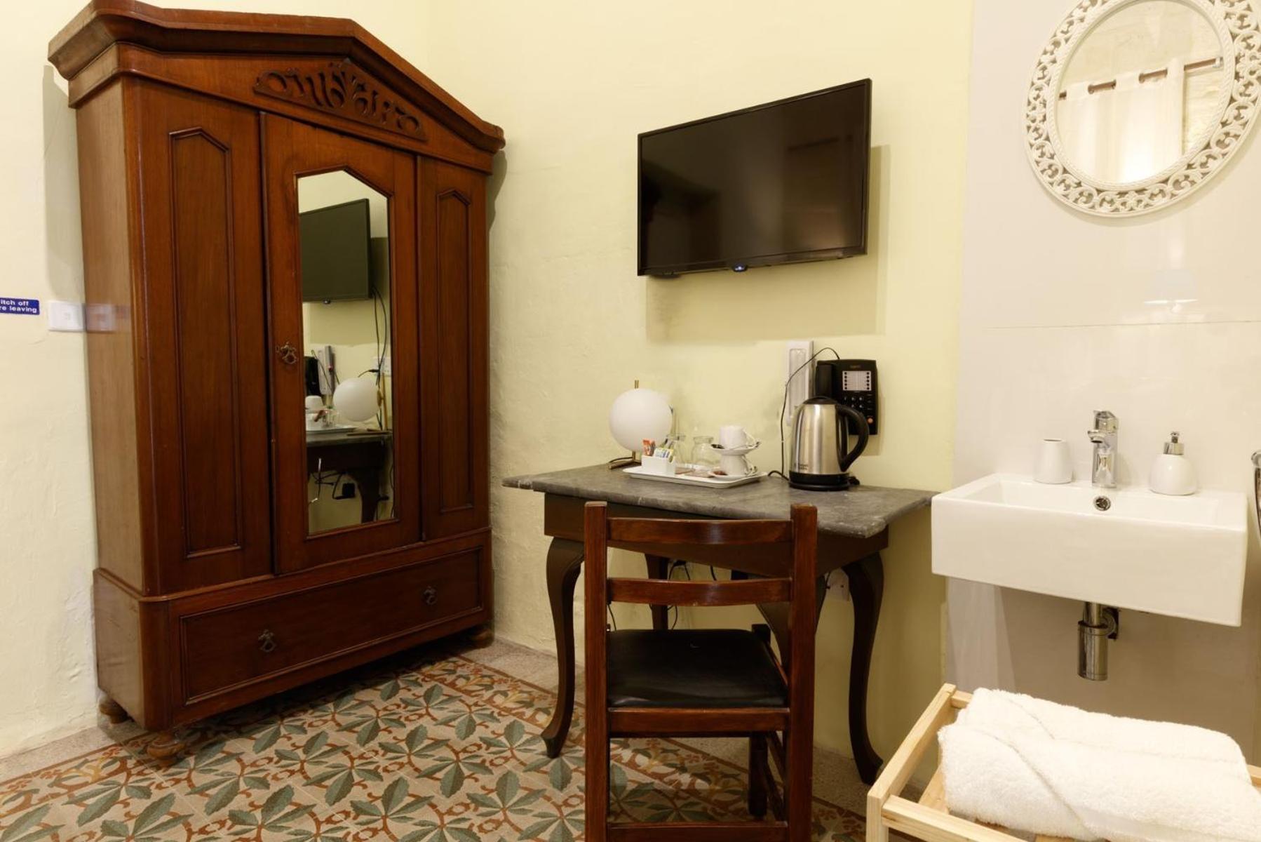 Casa Ricca Bed & Breakfast Сейнт Полс Бей Екстериор снимка